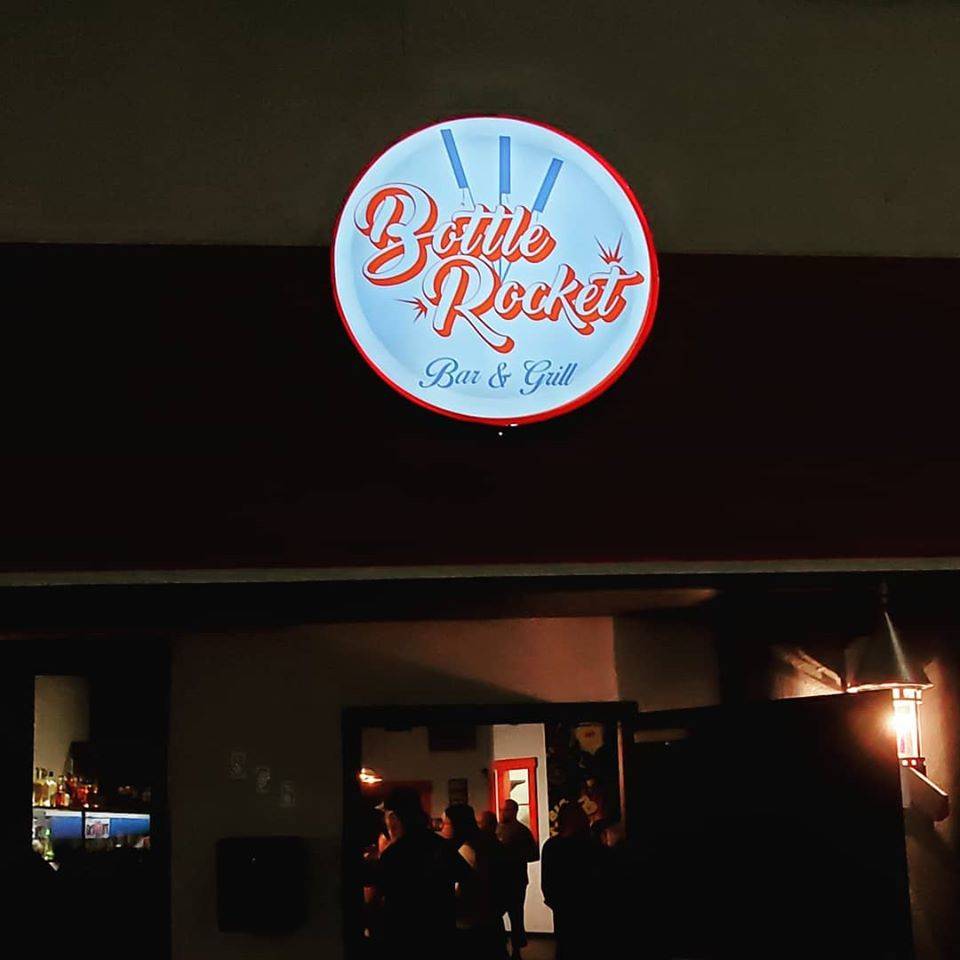 Bottle Rocket Bar and Grill | restaurant | 805 16th St, San Diego, CA 92101, USA | 6195397372 OR +1 619-539-7372