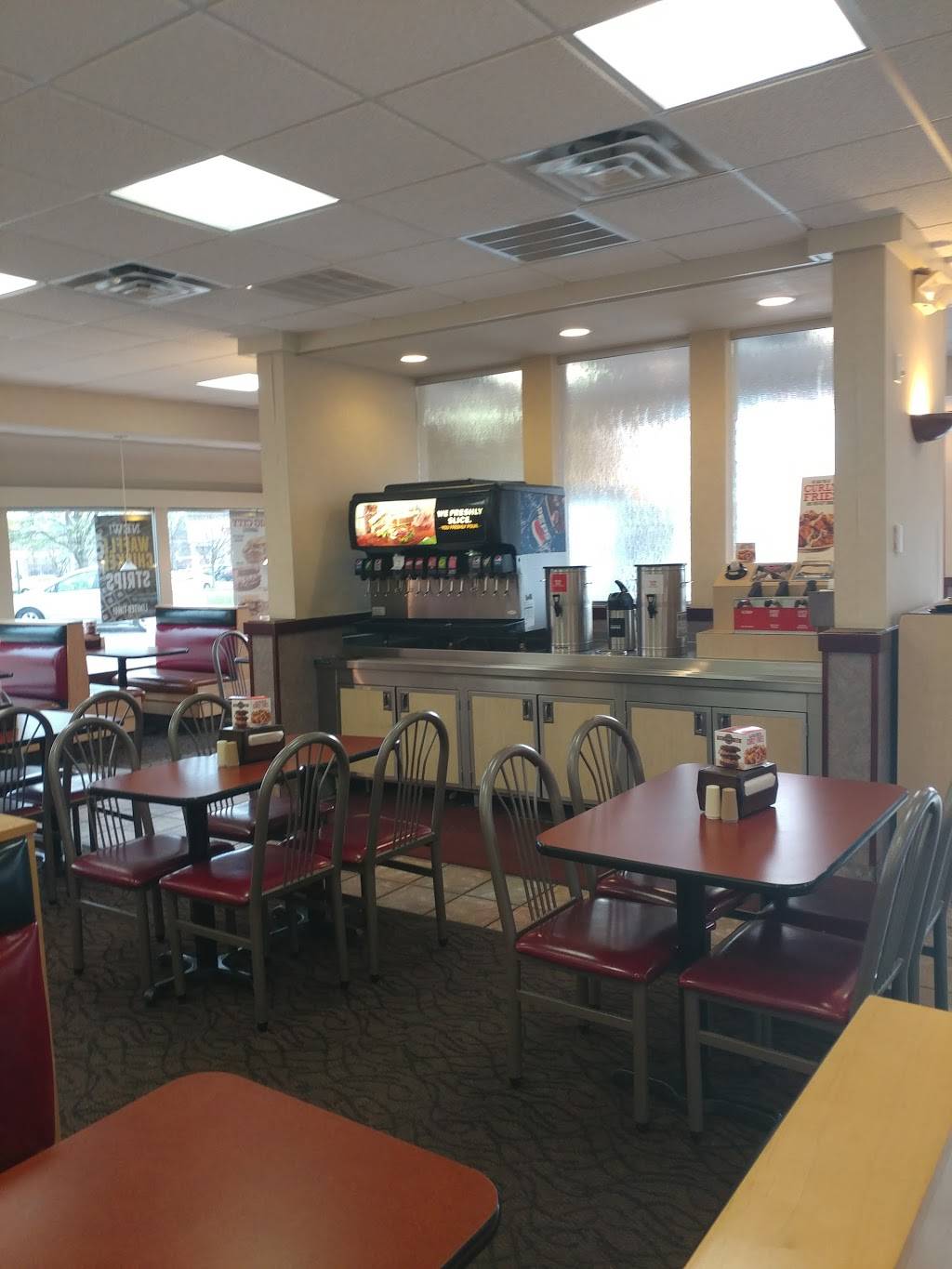 Lees Famous Recipe Chicken | restaurant | 5940 Far Hills Ave, Dayton, OH 45429, USA | 9374392788 OR +1 937-439-2788