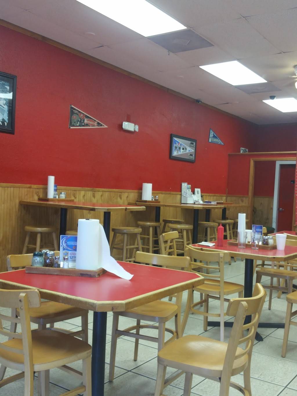 Westshore Pizza | restaurant | 7651 Starkey Rd, Largo, FL 33777, USA | 7273919559 OR +1 727-391-9559