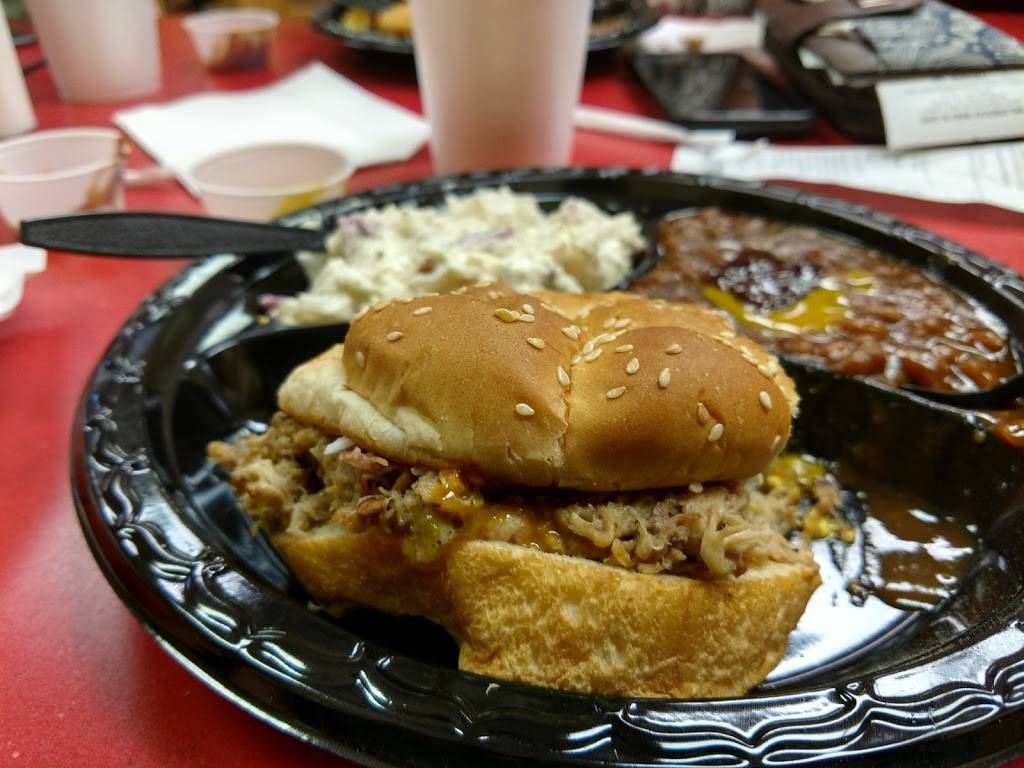 Wildwood Bar-B-Que | restaurant | 2470 Anderson Hwy C, Powhatan, VA 23139, USA | 8043729574 OR +1 804-372-9574