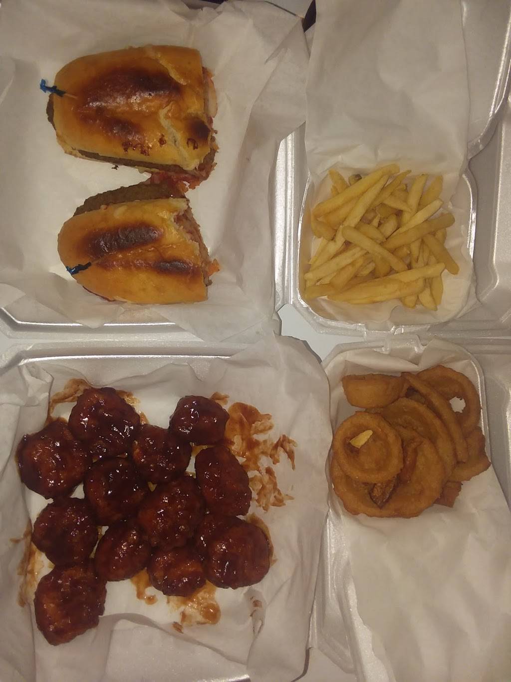 Grizzly’s Pizzeria | restaurant | 12933 North St, Dillsboro, IN 47018, USA | 8124323511 OR +1 812-432-3511