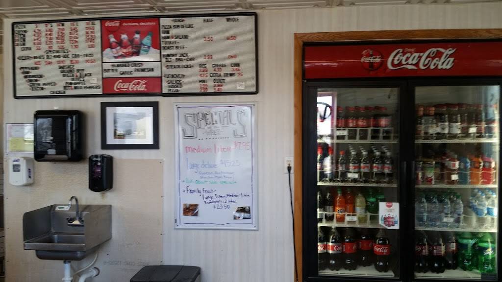 Village Pizzeria | restaurant | 638 N Center St, Sebewaing, MI 48759, USA | 9898832091 OR +1 989-883-2091