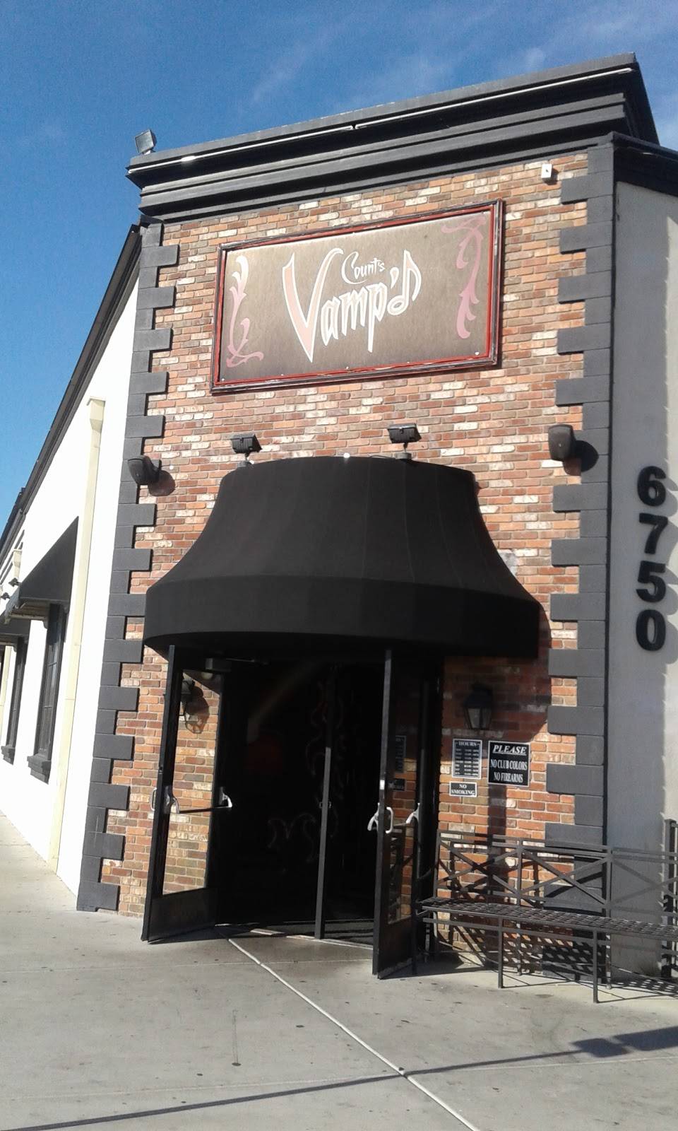 Counts Vampd Rock Bar & Grill | restaurant | 6750 W Sahara Ave, Las Vegas, NV 89146, USA | 7022208849 OR +1 702-220-8849
