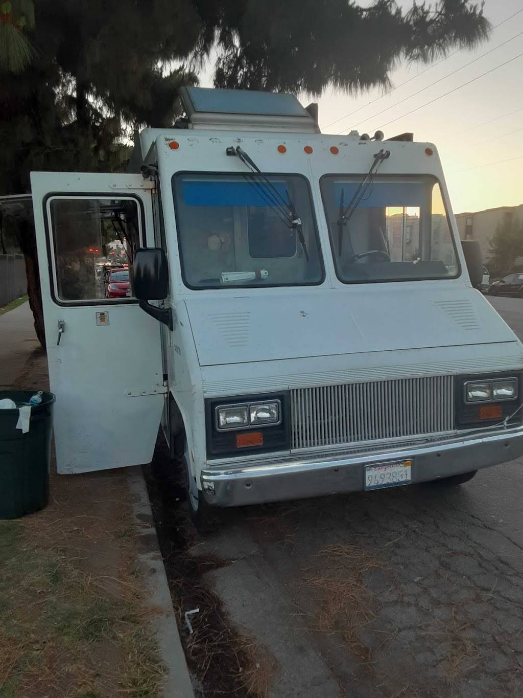 Daniels tacos y pupusas | restaurant | 21138 Roscoe Blvd, Canoga Park, CA 91306, USA | 8186140429 OR +1 818-614-0429