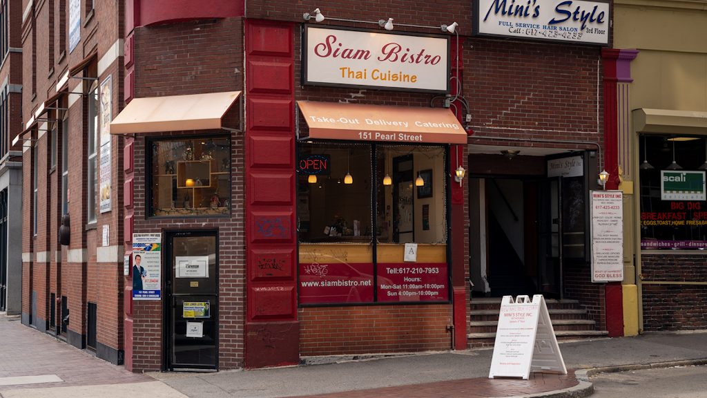 Siam Bistro | restaurant | 151 Pearl St, Boston, MA 02110, USA | 6172107953 OR +1 617-210-7953