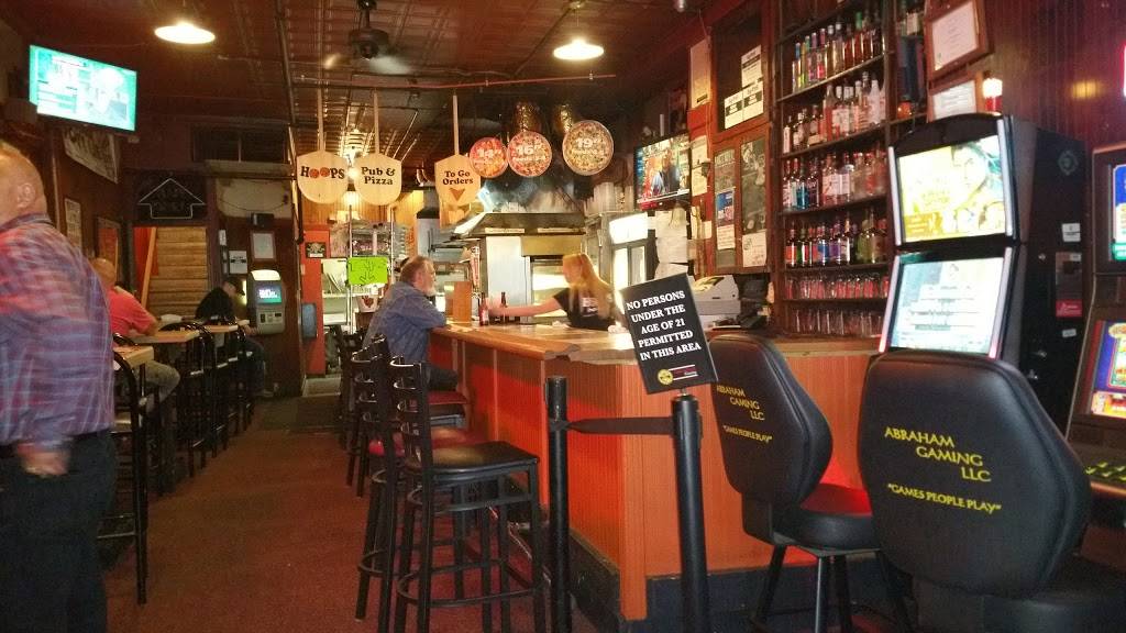 Hoops Pub & Pizza | restaurant | 1029, 516 Main St, Peoria, IL 61602, USA | 3096370525 OR +1 309-637-0525