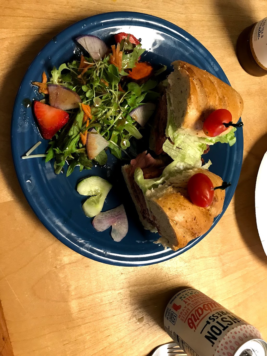 Newfields Country Store | restaurant | 66 Main St, Newfields, NH 03856, United States | 6037735656 OR +1 603-773-5656