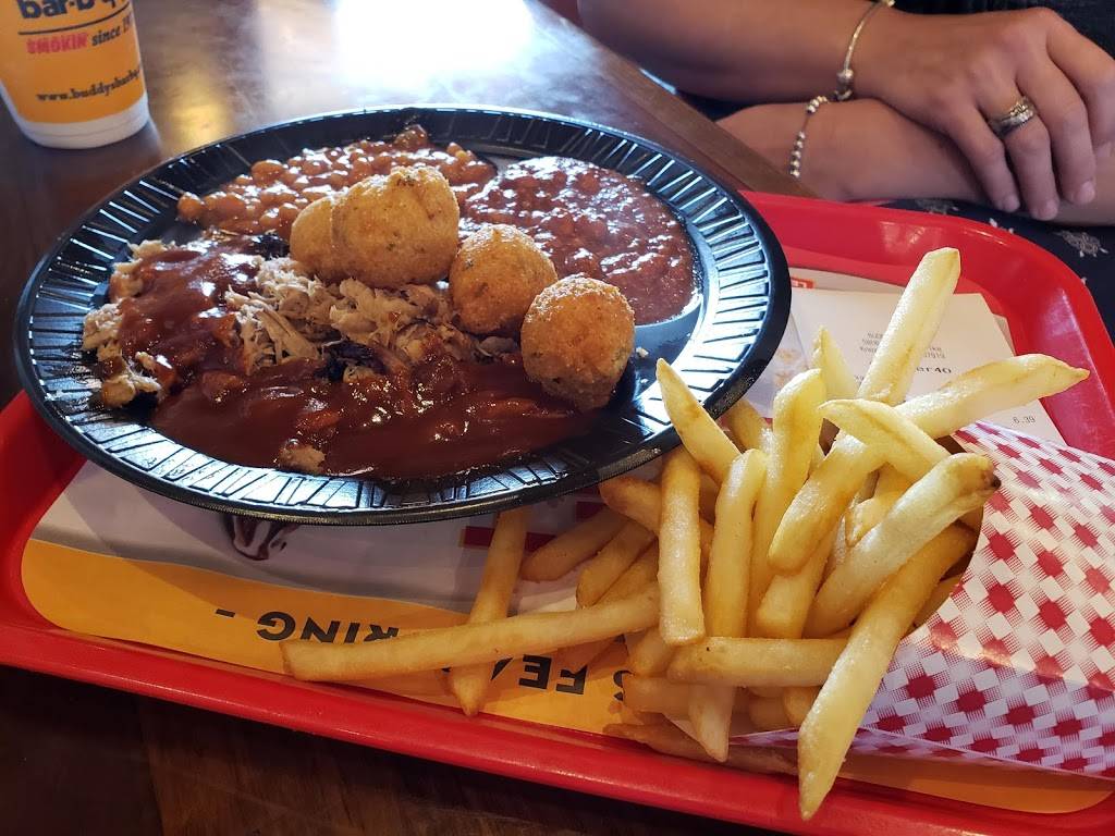 Buddys Bar-B-Q | restaurant | 5806 Kingston Pike, Knoxville, TN 37919, USA | 8655880528 OR +1 865-588-0528
