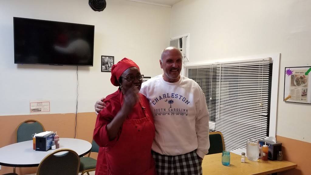 Addielees | restaurant | 106 Behrman St, Moncks Corner, SC 29461, USA | 8437613676 OR +1 843-761-3676