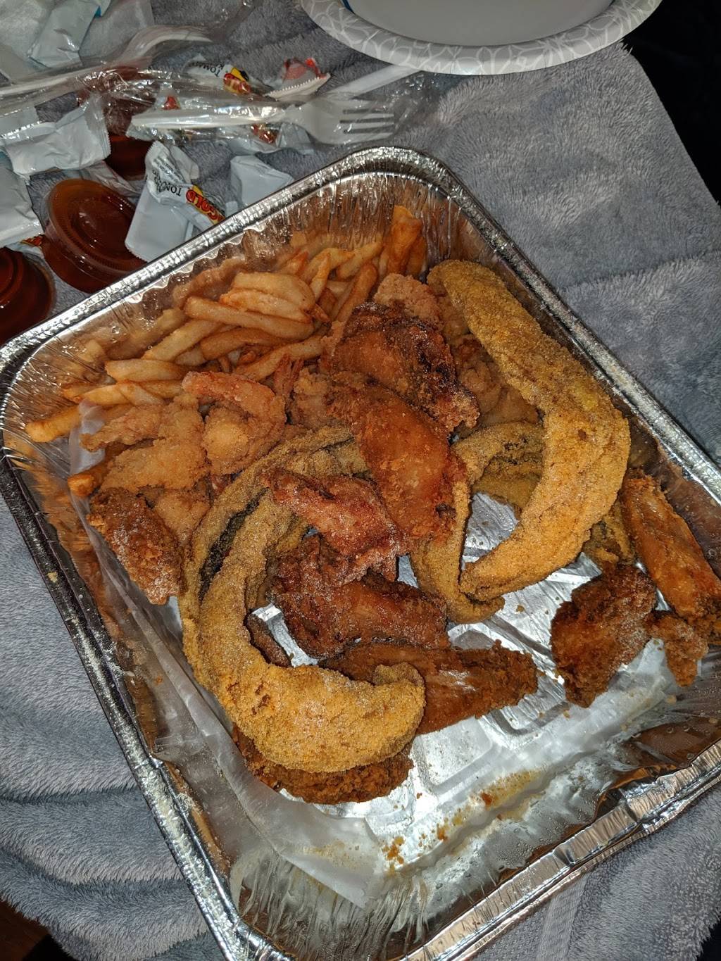 Nu Wave Fish & Chicken | restaurant | 14541 W McNichols Rd, Detroit, MI 48235, USA | 3138358000 OR +1 313-835-8000