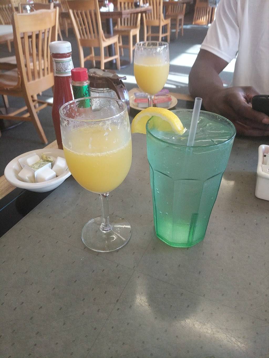 Long Point Cafe | restaurant | 100 Long Point Rd, Melbourne Beach, FL 32951, USA | 3217238839 OR +1 321-723-8839