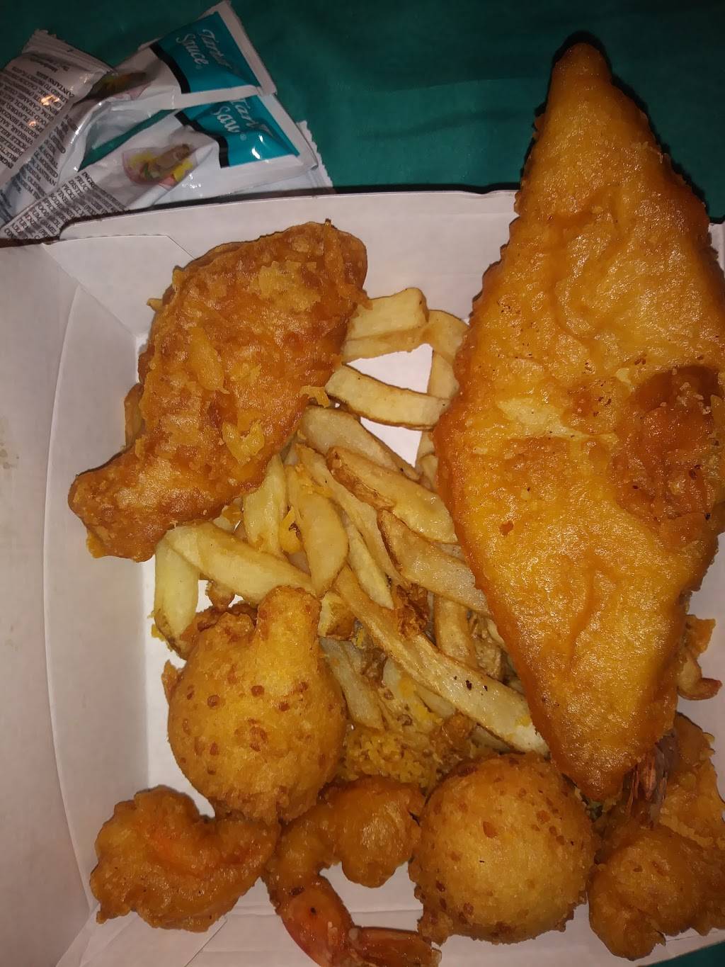 Long John Silvers | restaurant | 2442 James L Redman Pkwy, Plant City, FL 33566, USA | 8137545146 OR +1 813-754-5146