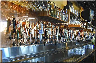 Barleys Brewhaus | restaurant | 16649 Midland Dr, Shawnee, KS 66217, USA | 9132685160 OR +1 913-268-5160