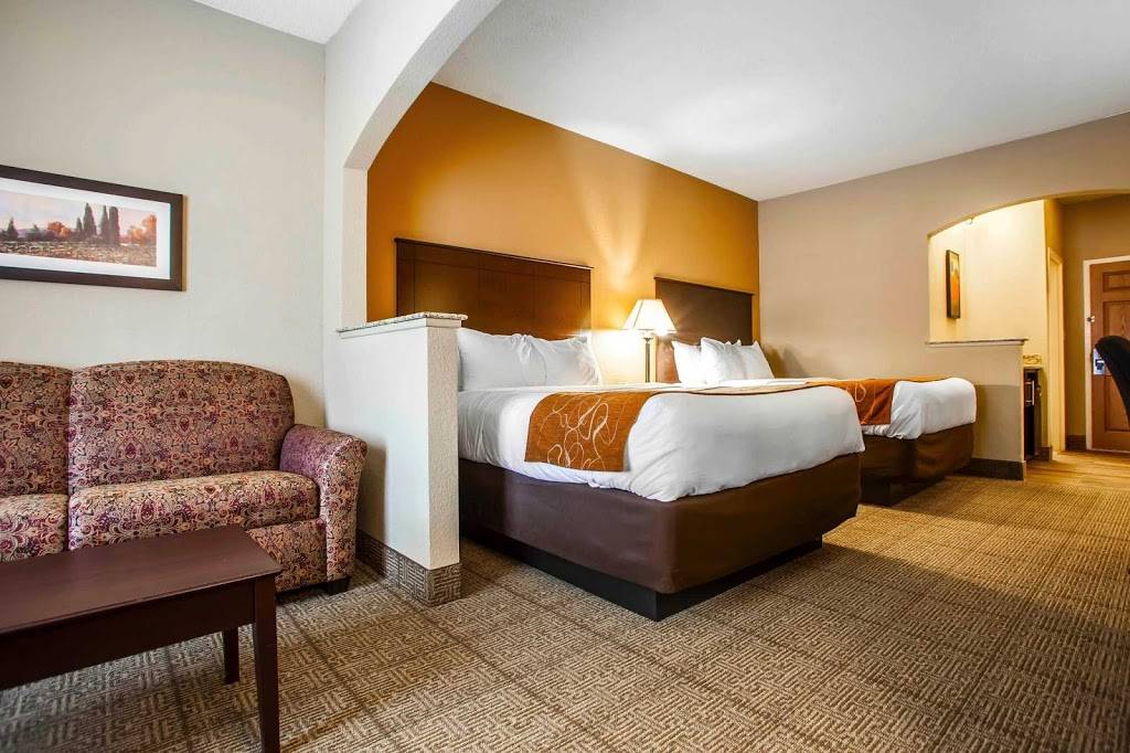 Comfort Suites | restaurant | 2620 S Dirksen Pkwy, Springfield, IL 62703, USA | 2177534000 OR +1 217-753-4000