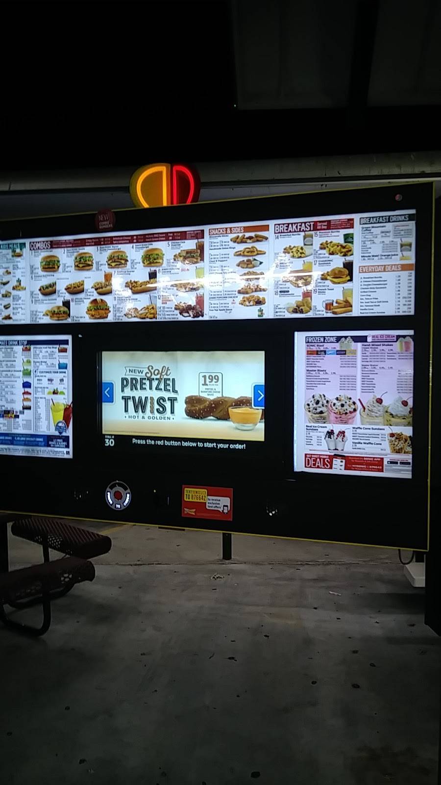 Sonic Drive-In | restaurant | 1210 N Solano Dr, Las Cruces, NM 88001, USA | 5755234220 OR +1 575-523-4220