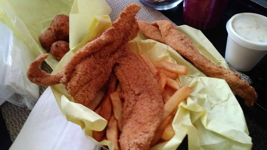 Mississippi Catfish | restaurant | 12440 San Pablo Ave, Richmond, CA 94805, USA | 5102152526 OR +1 510-215-2526
