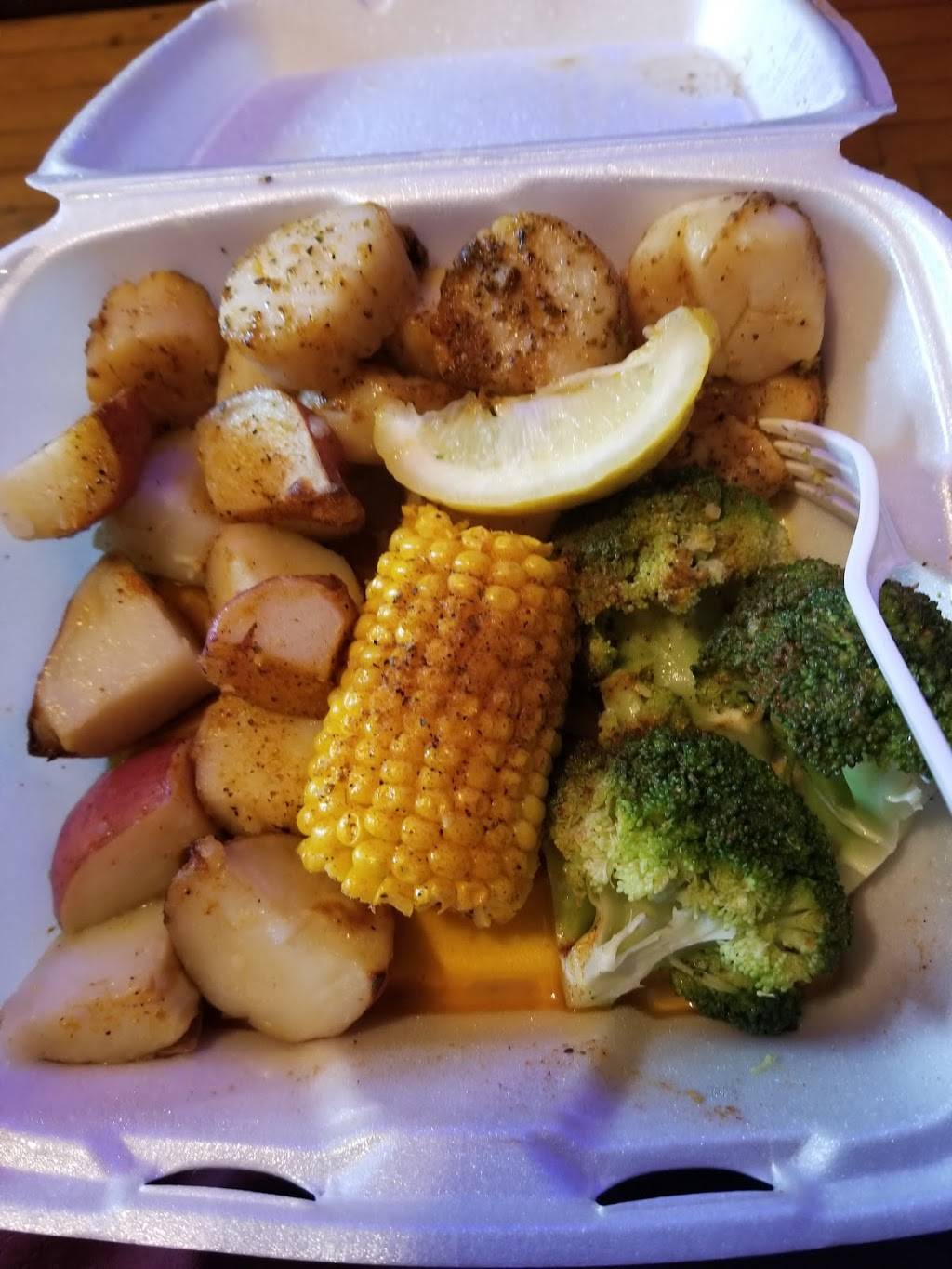 Seafood Junction | restaurant | 132 Madison St, Oak Park, IL 60302, USA | 7086600015 OR +1 708-660-0015