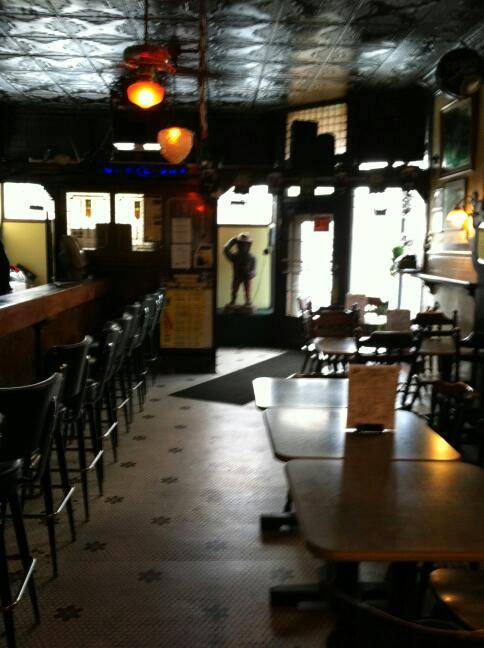 Clancys Pub and Pizza | restaurant | 901 East Ave, Erie, PA 16503, USA | 8144566151 OR +1 814-456-6151