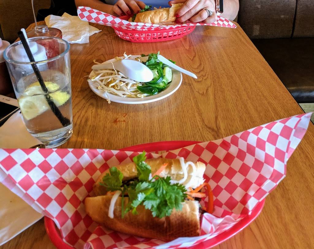 Pho Tre Bien Bistro | restaurant | 3737 N Mesa St E, El Paso, TX 79902, USA | 9153072334 OR +1 915-307-2334