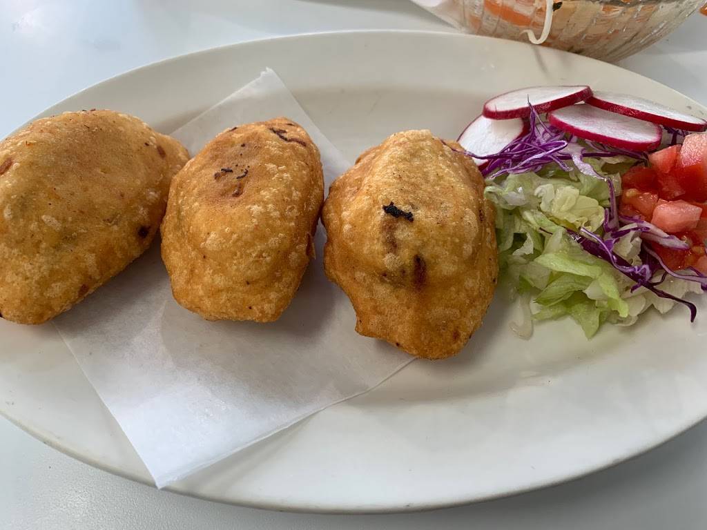 Pupuseria & Restaurant "El Cuscatleco" | restaurant | 3125 W Lawrence Ave, Chicago, IL 60625, USA | 7735390977 OR +1 773-539-0977