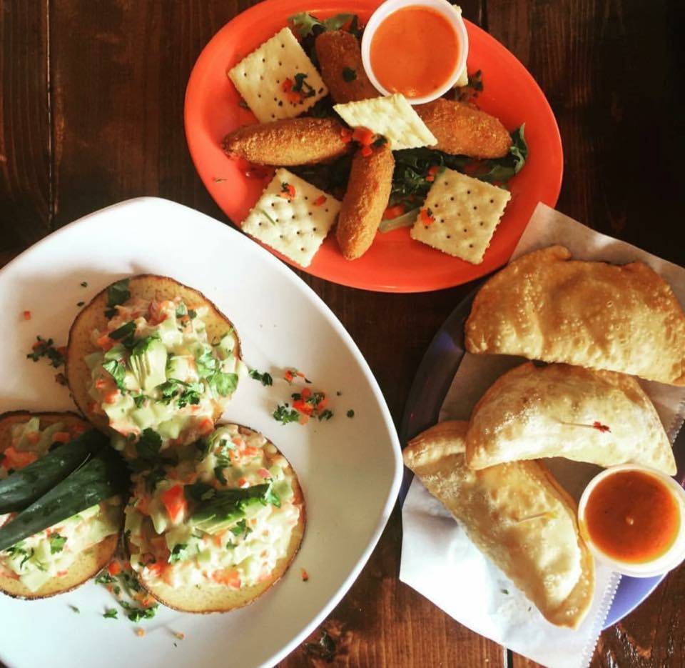 90 Miles Cuban Cafe | restaurant | 2540 W Armitage Ave, Chicago, IL 60647, USA | 7732272822 OR +1 773-227-2822