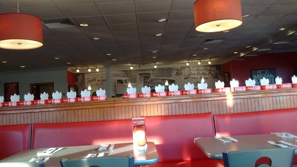 Friendlys | restaurant | W Rte 70, Marlton, NJ 08053, USA | 8565968286 OR +1 856-596-8286