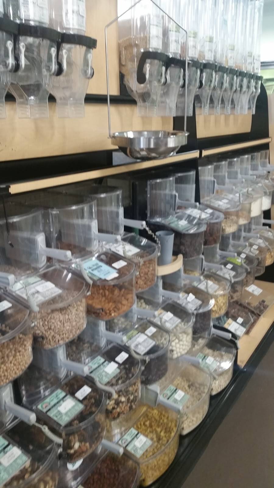 Health Basket | restaurant | 18040 US-441, Mt Dora, FL 32757, USA | 3527351166 OR +1 352-735-1166