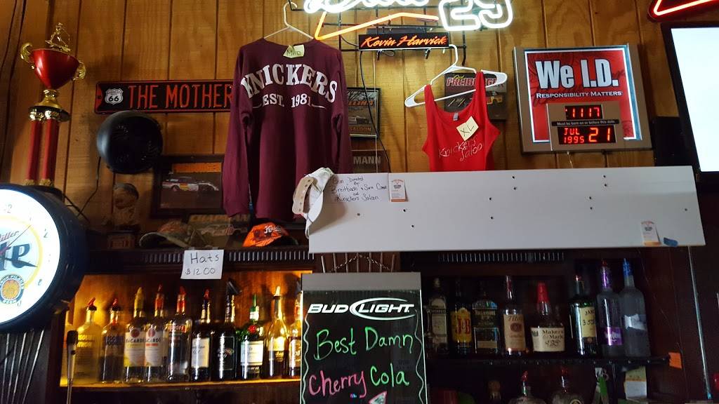 Knickers Saloon | restaurant | 2186 Central Ave, Dubuque, IA 52001, USA | 5635570887 OR +1 563-557-0887