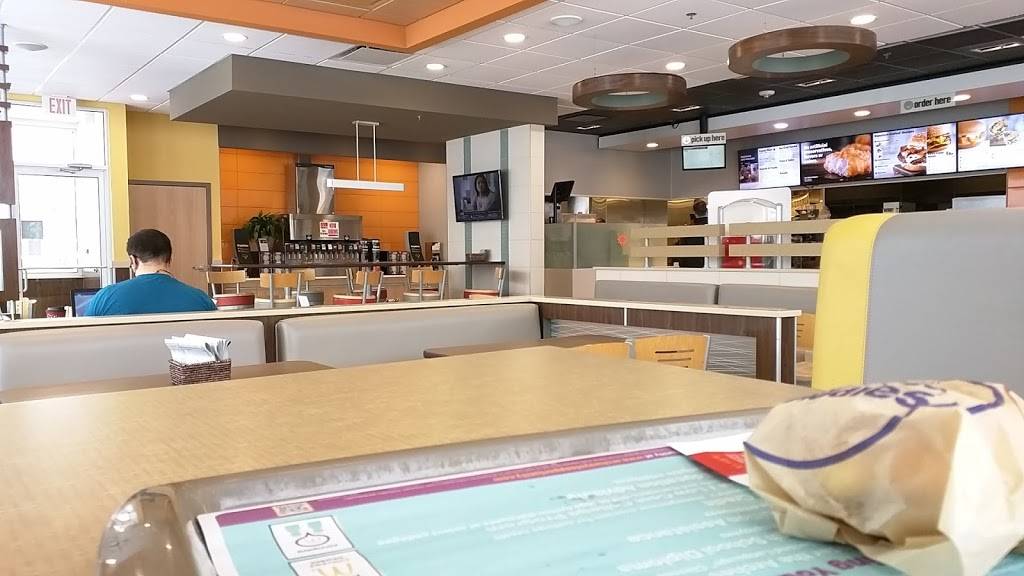 McDonalds | cafe | 747 Spring St US 131, Petoskey, MI 49770, USA | 2314870088 OR +1 231-487-0088