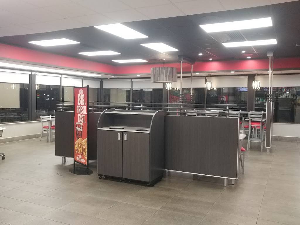 Hardees | restaurant | 1212 W Osage St, Pacific, MO 63069, USA | 6362715598 OR +1 636-271-5598