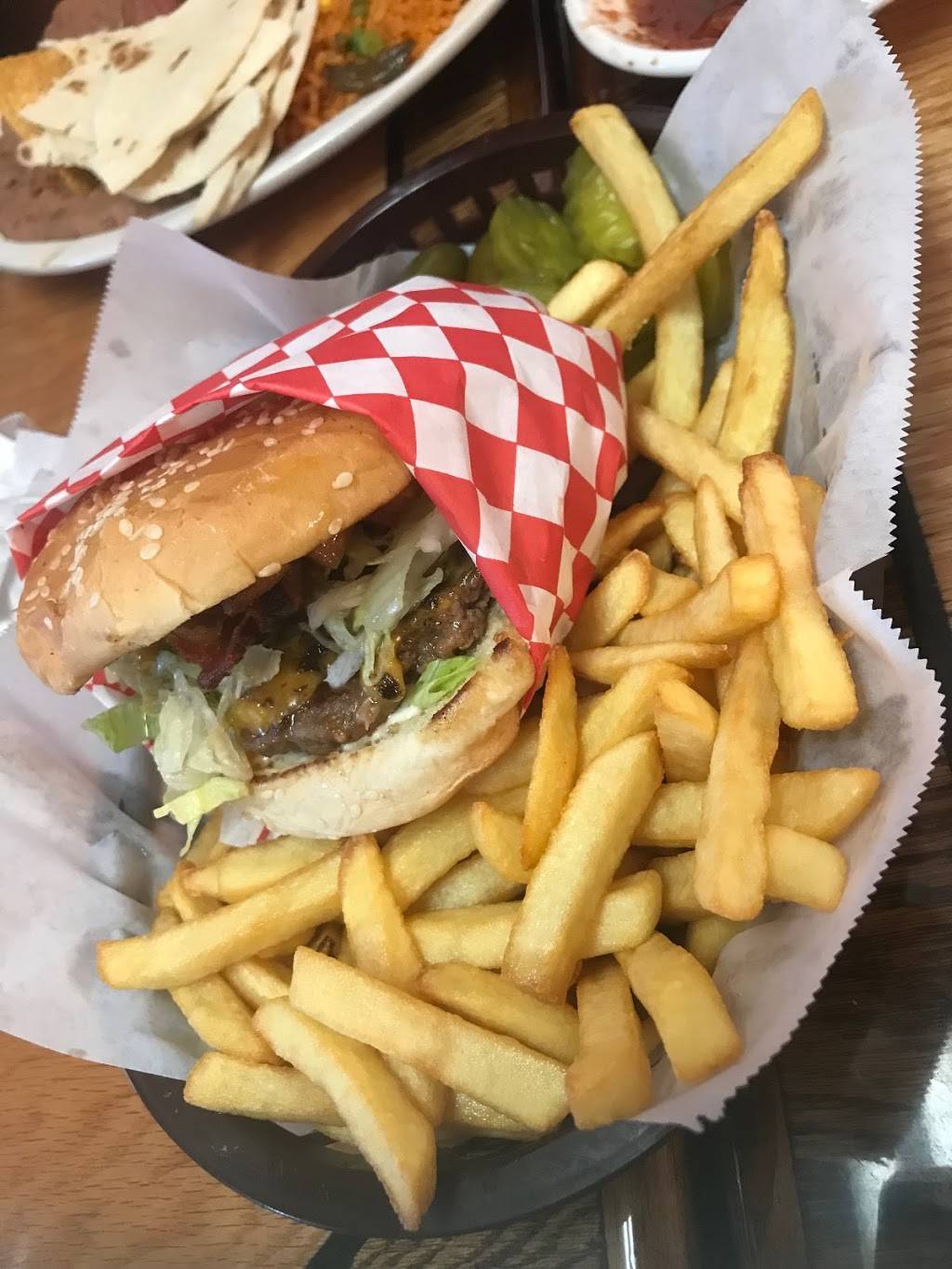 Taqueria Reyes | restaurant | 10517 US-181, San Antonio, TX 78223, USA | 2106330405 OR +1 210-633-0405