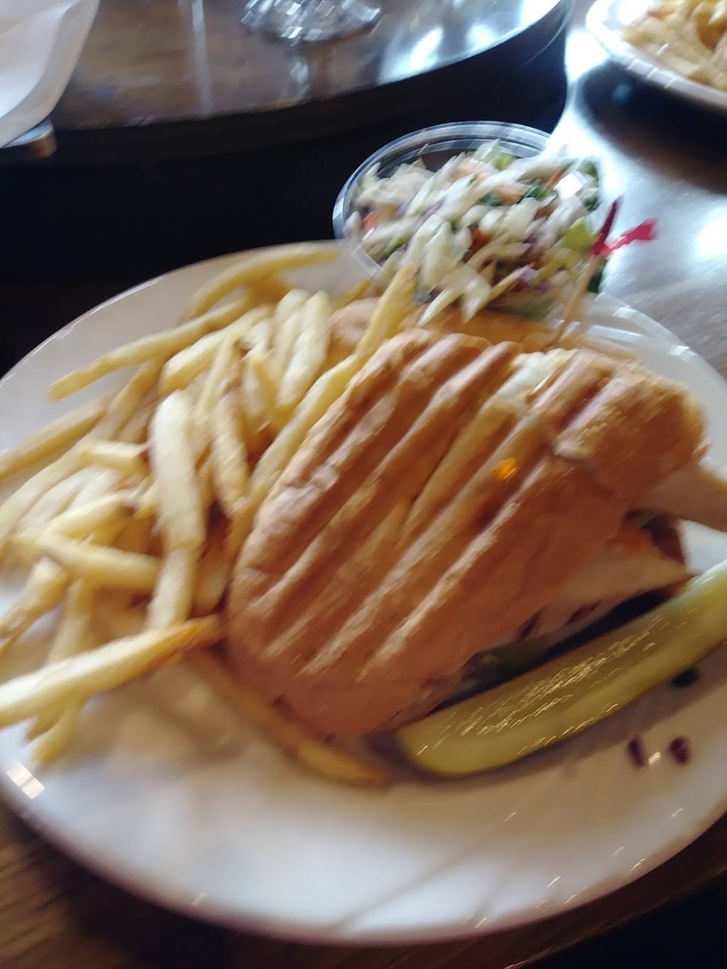 Blakes Tasting Room | restaurant | 17985 Armada Center Rd, Armada, MI 48005, USA | 5867849463 OR +1 586-784-9463