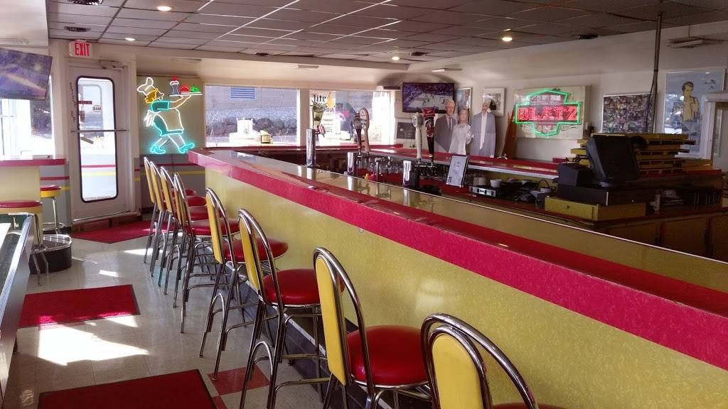 Miss Katies Diner | restaurant | 1900 W Clybourn St, Milwaukee, WI 53233, USA | 4143440044 OR +1 414-344-0044