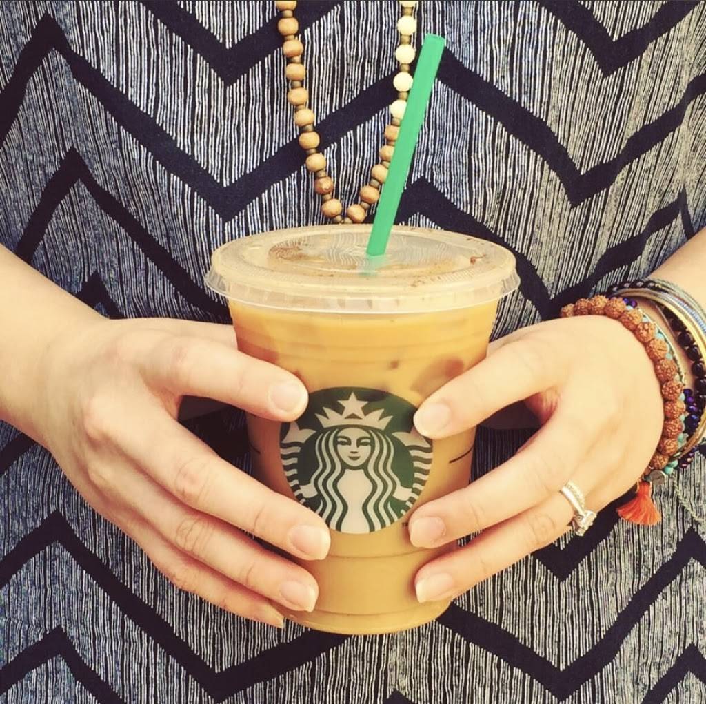 Starbucks | cafe | 2918 N Hwy 75 #200, Sherman, TX 75090, USA | 9038932626 OR +1 903-893-2626