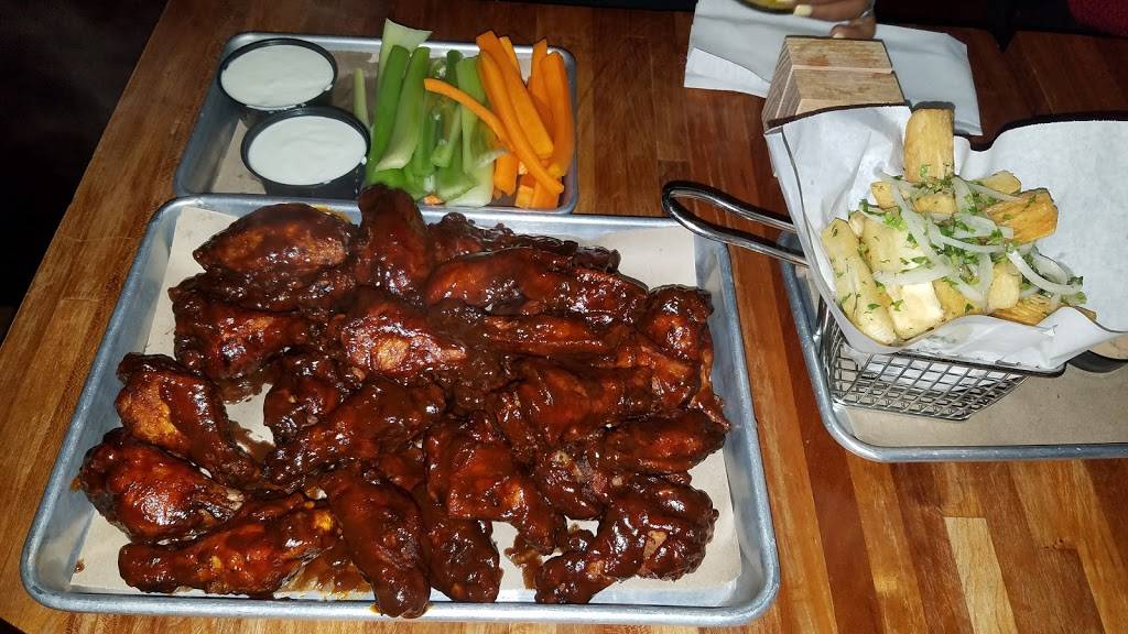 The Blind Rhino | restaurant | 15 N Main St, Norwalk, CT 06854, USA | 2039567243 OR +1 203-956-7243