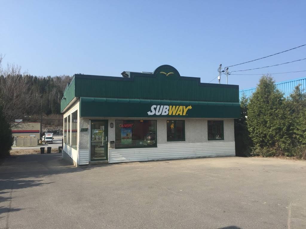 Restaurant SUBWAY 16201 | restaurant | 531 Rue Principale E, Sainte-Agathe-des-Monts, QC J8C 2Y3, Canada | 8193266543 OR +1 819-326-6543