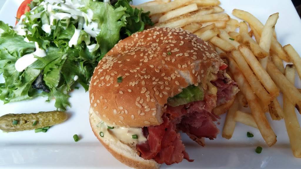 Bistro Sous le Fort | restaurant | 48 Rue Sous le Fort, Québec, QC G1K 4G9, Canada | 4186940852 OR +1 418-694-0852