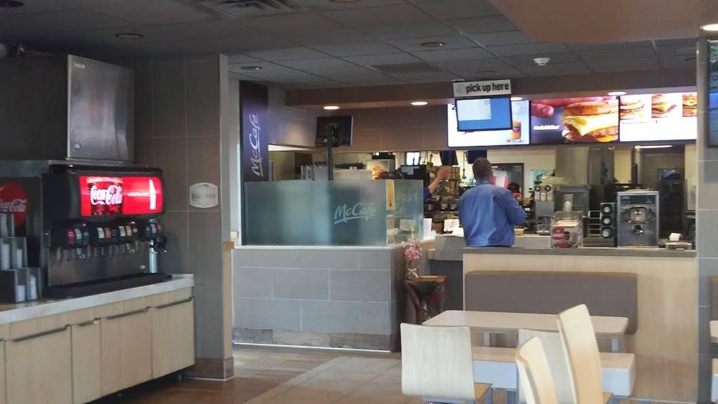McDonalds | cafe | 3441 86th St, Urbandale, IA 50322, USA | 5152520447 OR +1 515-252-0447