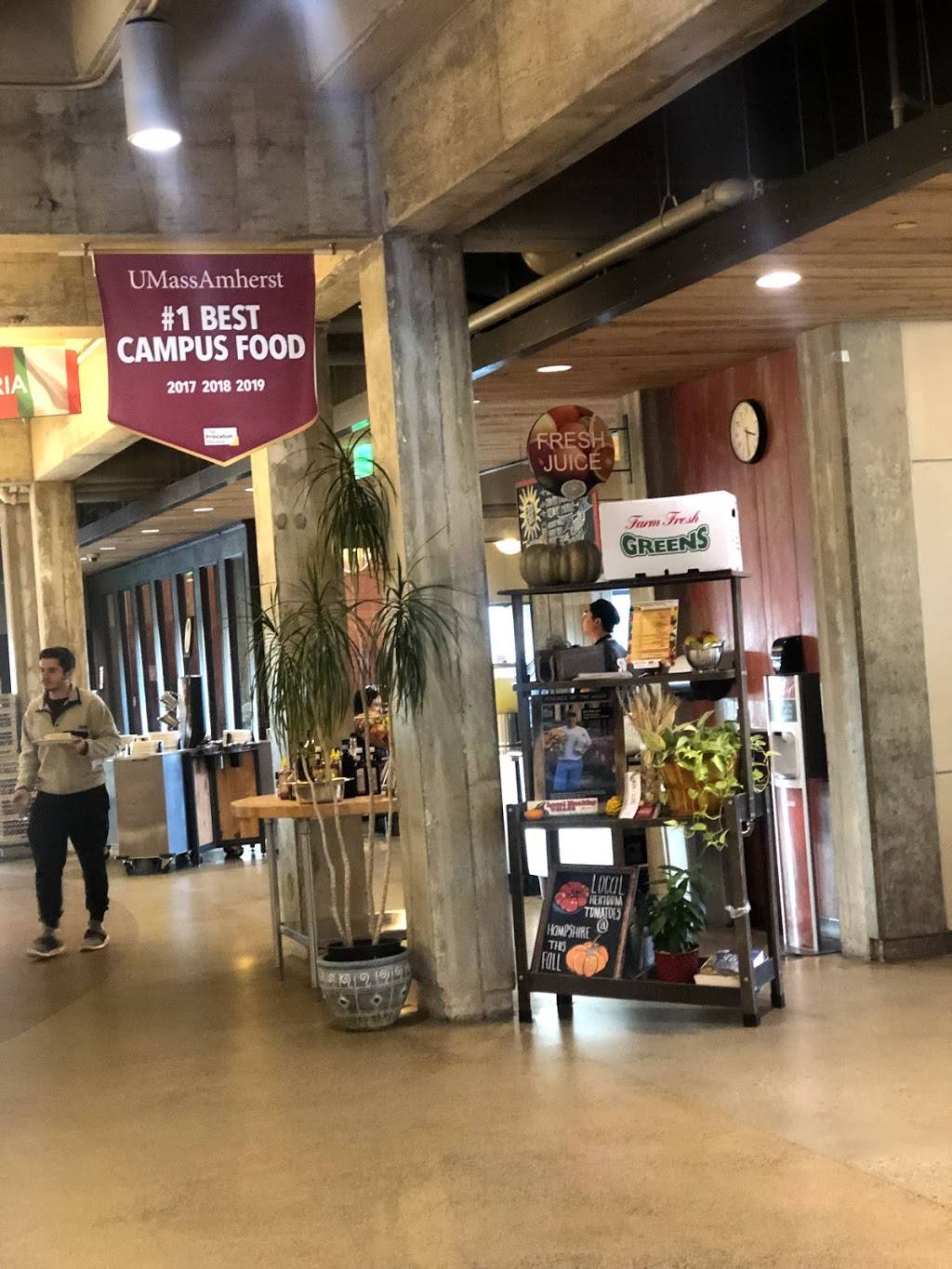 Hampshire Dining Commons | restaurant | 141 Southwest Cir, Amherst, MA 01003, USA | 4135775160 OR +1 413-577-5160