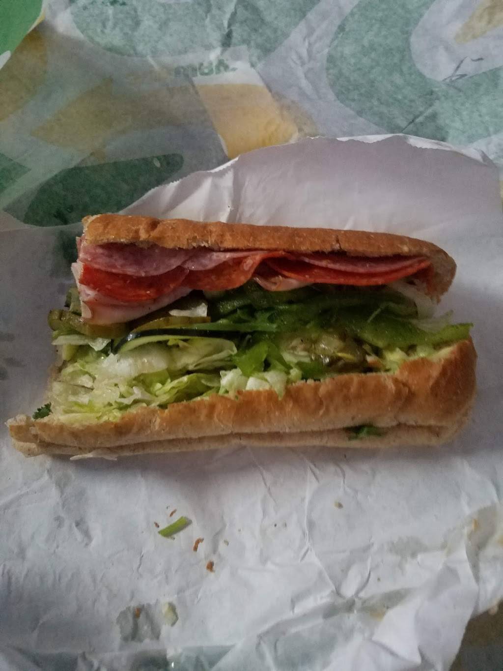 Subway Restaurants | restaurant | 1306 S Gaffey St #101, San Pedro, CA 90731, USA | 3108331222 OR +1 310-833-1222