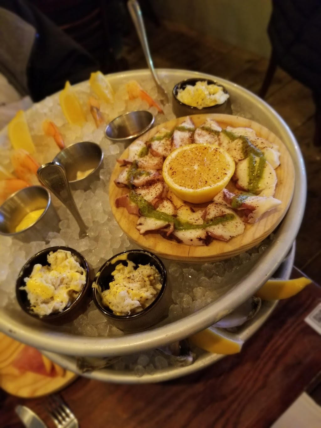 Bar Crudo Oyster Bar and Seafood Restaurant | restaurant | 412 5th Ave, Brooklyn, NY 11215, USA | 7187011894 OR +1 718-701-1894