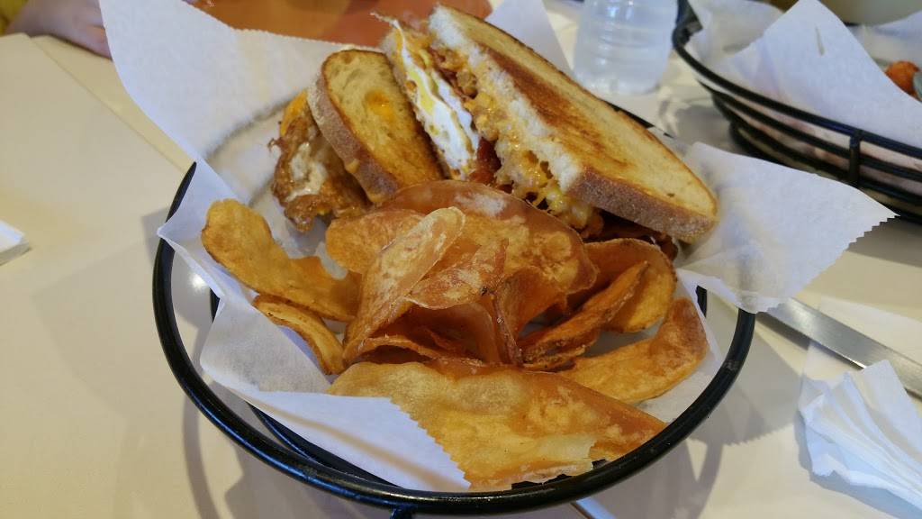 Mac & Melts | restaurant | 684 Stewart Ave, Garden City, NY 11530, USA | 5162469610 OR +1 516-246-9610