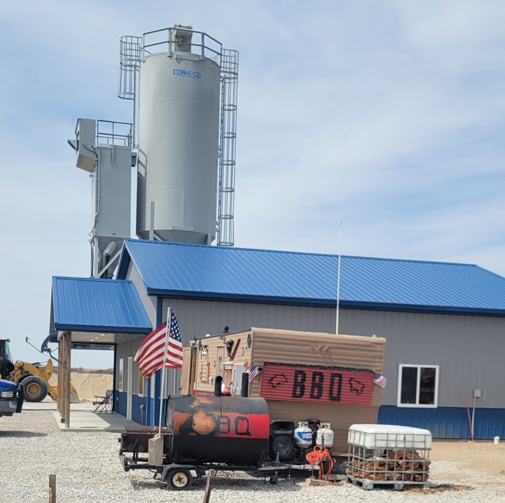 Podunk BBQ--The New Wild West | restaurant | 1356 US-81, Belleville, KS 66935, USA | 7856144079 OR +1 785-614-4079