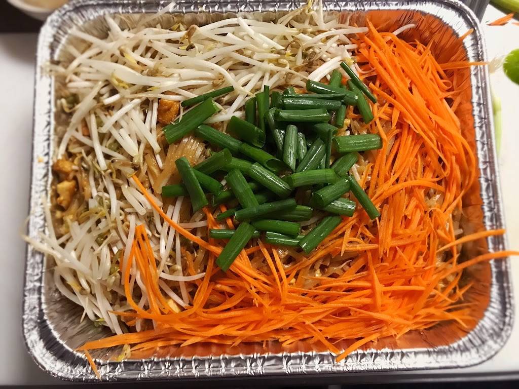 Pho’s Spicier Thai Cuisine | restaurant | 1320 W Devon Ave, Chicago, IL 60660, USA | 7739730504 OR +1 773-973-0504