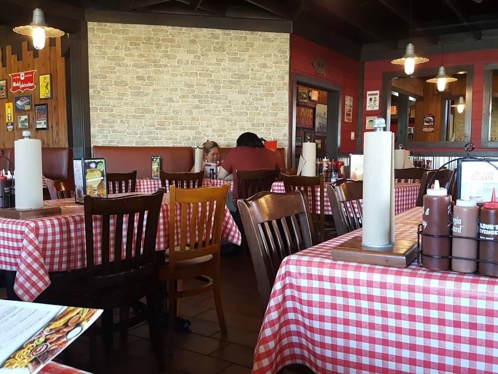 Famous Daves Bar-B-Que | restaurant | 7201 W 25th St, North Riverside, IL 60546, USA | 7084478848 OR +1 708-447-8848