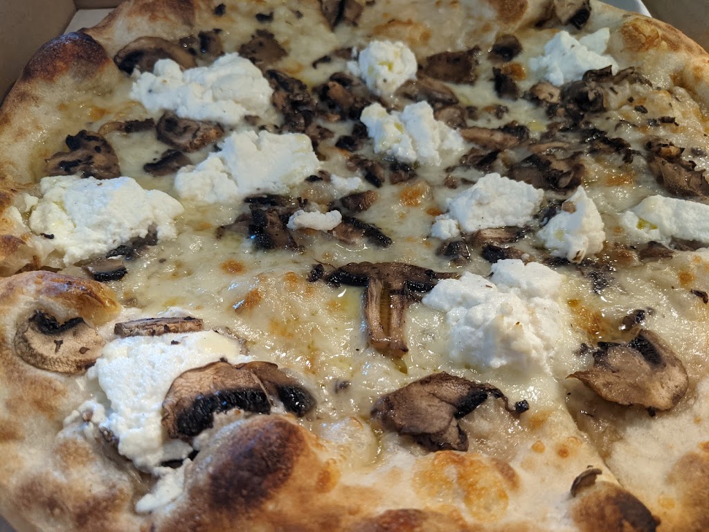 Red Sauce Pizza | restaurant | 4641 NE Fremont St, Portland, OR 97213, USA | 5032884899 OR +1 503-288-4899