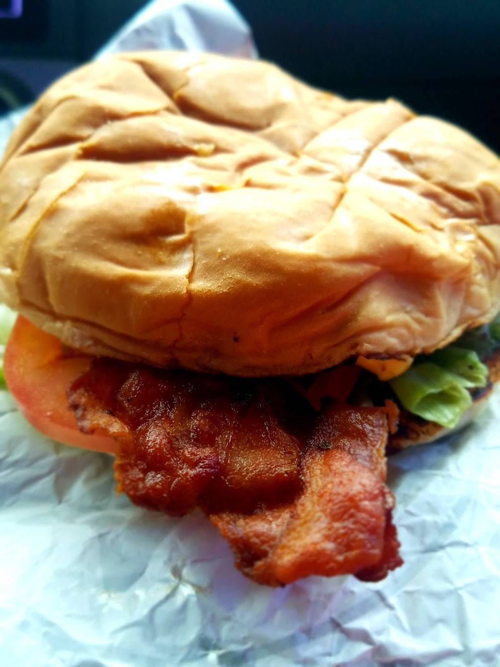 Sonic Drive-In | restaurant | 811 W Tipton St, Seymour, IN 47274, USA | 8125226984 OR +1 812-522-6984