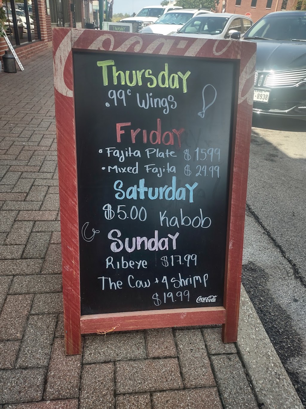 TX Vintage Bar & Grill | restaurant | 219 Simonton St, Conroe, TX 77301, USA | 9367033664 OR +1 936-703-3664