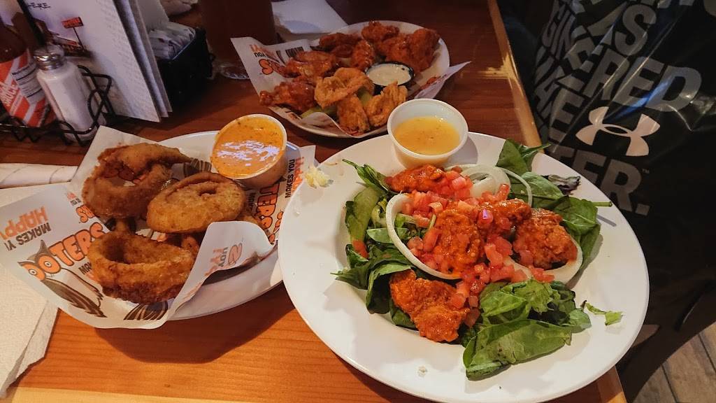 Hooters | restaurant | 1160 N Military Hwy, Norfolk, VA 23502, USA | 7574661598 OR +1 757-466-1598