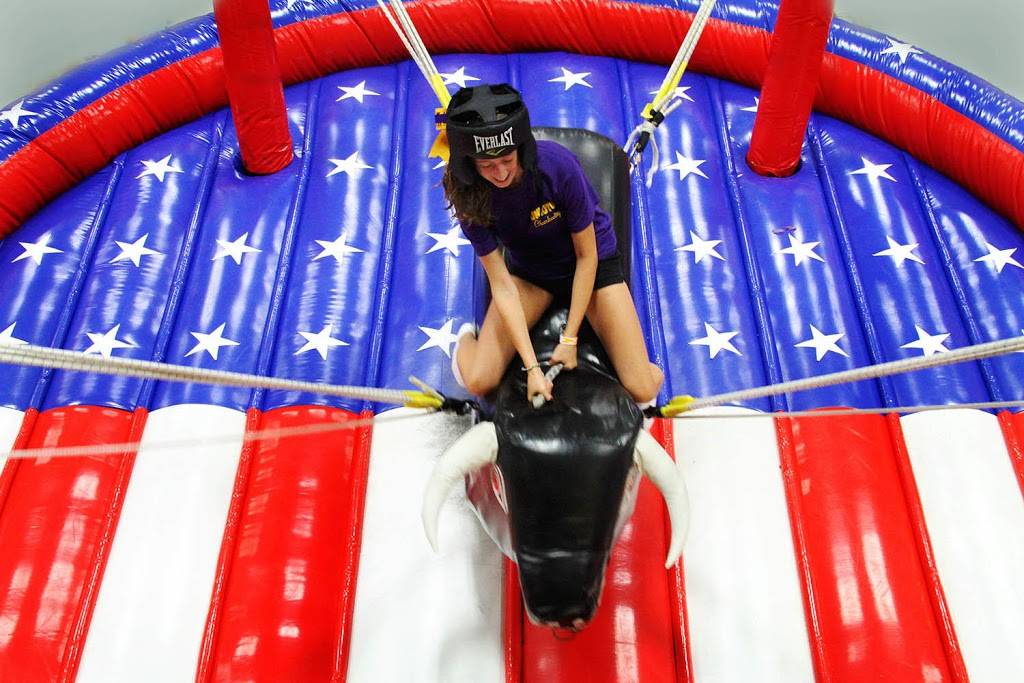 Triple Crown Family Fun Center | restaurant | 1 Nancy Wilson Way, Chillicothe, OH 45601, USA | 7407737529 OR +1 740-773-7529